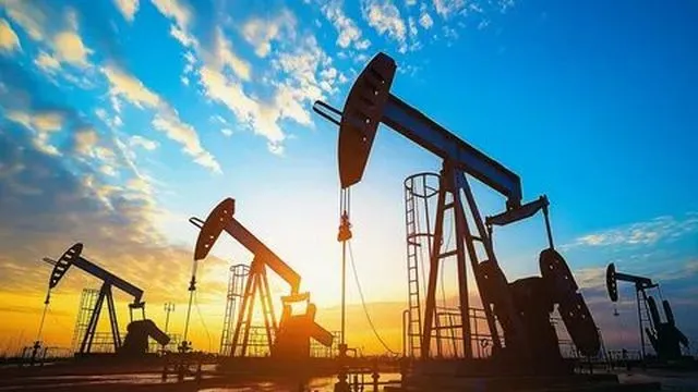 Президент РФ Владимир Путин одарил выдающихся россиян, работающих...