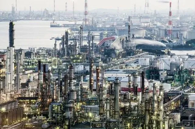 С 1 апреля 2015 года все разрешения, выданные иностранным компаниям... С 1 апреля 2015 года все разрешения, выданные иностранным компаниям...