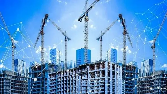 Именитая актриса Элина Быстрицкая не оставляет попыток сделать дамский...