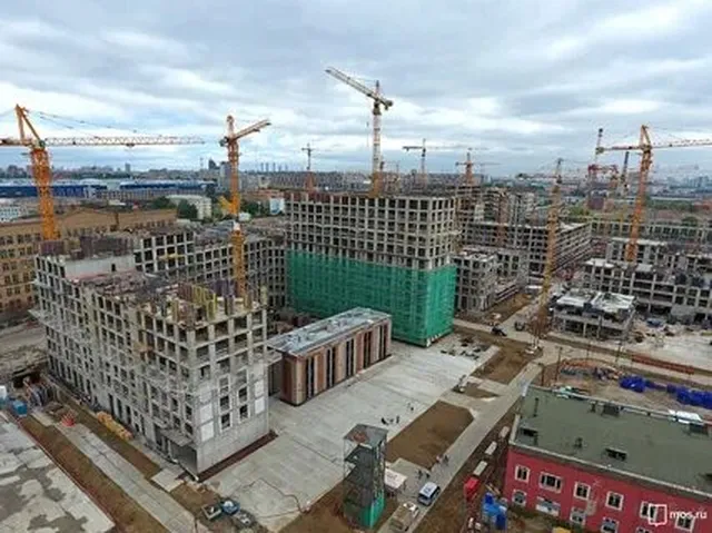 Премьер-министр Дмитрий Медведев, как и подразумевали ранее, провозгласил...