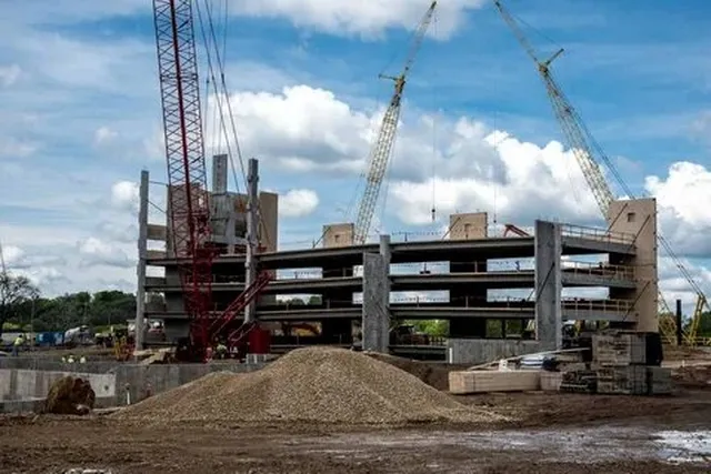 Краснодарский эколог Сурен Газарян и его юрист Виктор Дутлов, заявляющие...